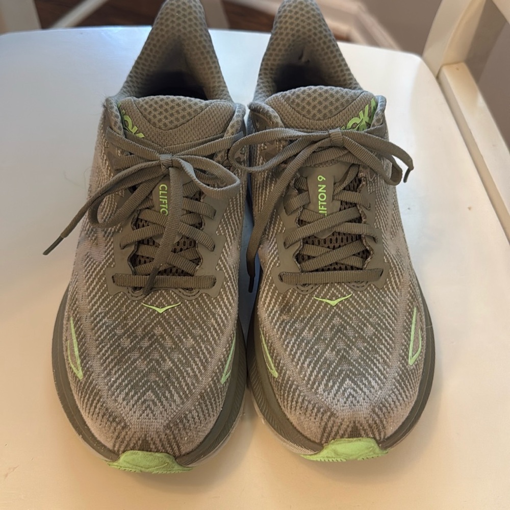 Hoka Sneakers Clifton 9 - Women's Size 8.5
